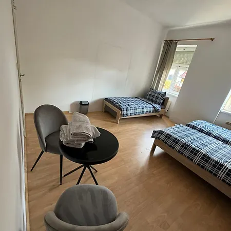 No 13 House Raca Проживание в семье Братислава