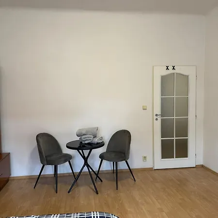 No 13 House Raca Проживание в семье Братислава